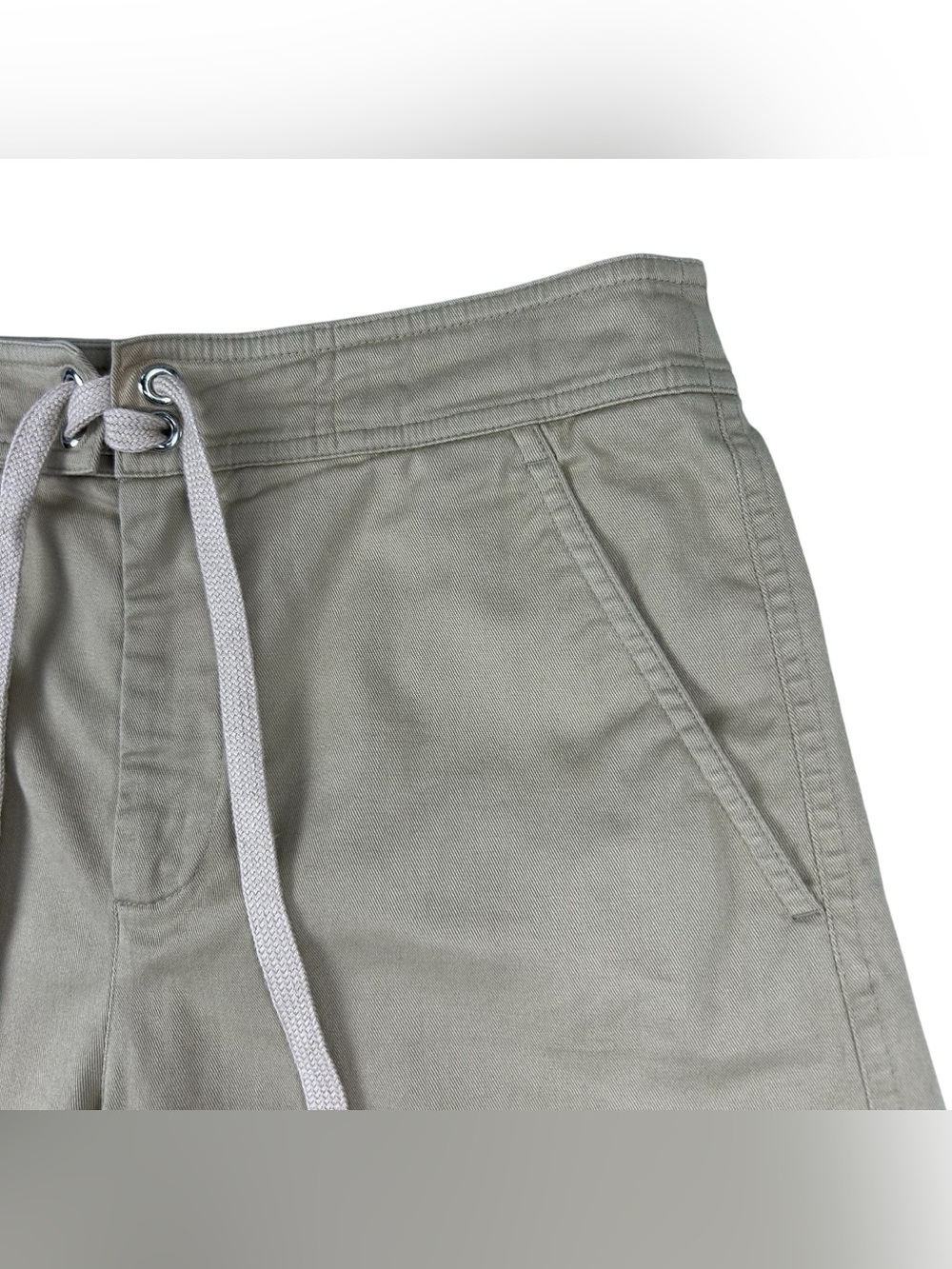 Red Valentino Garavani Embroidered Patch Khaki Shorts Size US 4 Preppy Resort - Picture 3 of 14